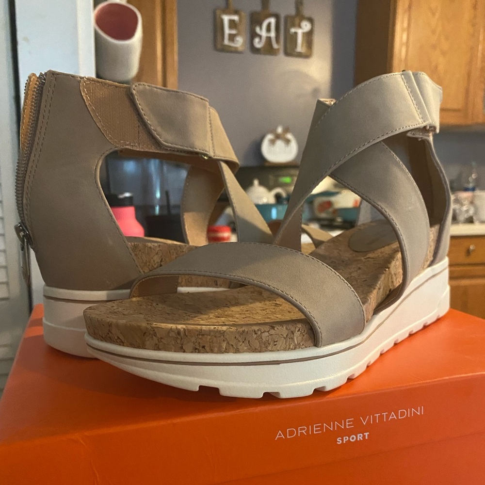 Women’s wedge sandal